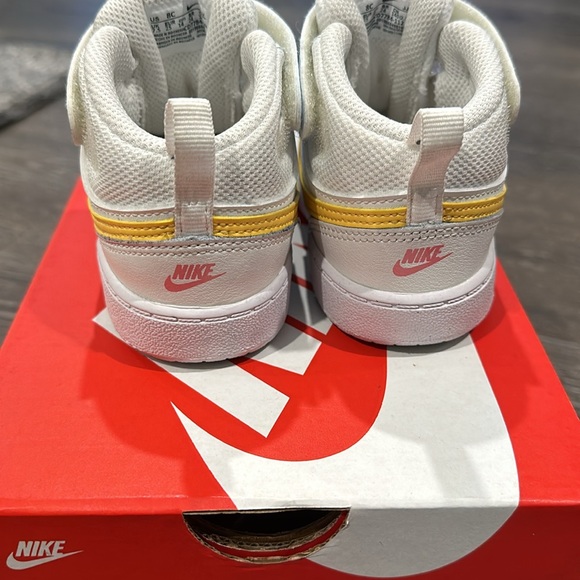 Nike Little Kids Court Borough Mid2 EasyOn (8c) - Picture 6 of 7